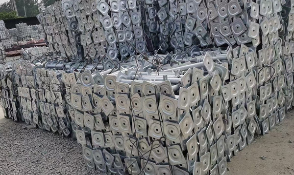 絲杠，上下托庫(kù)存區(qū)