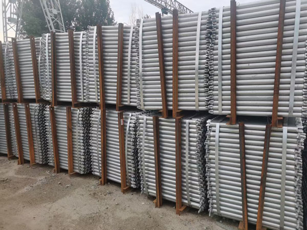 腳手架庫(kù)存區(qū).jpg 腳手架庫(kù)存區(qū).jpg